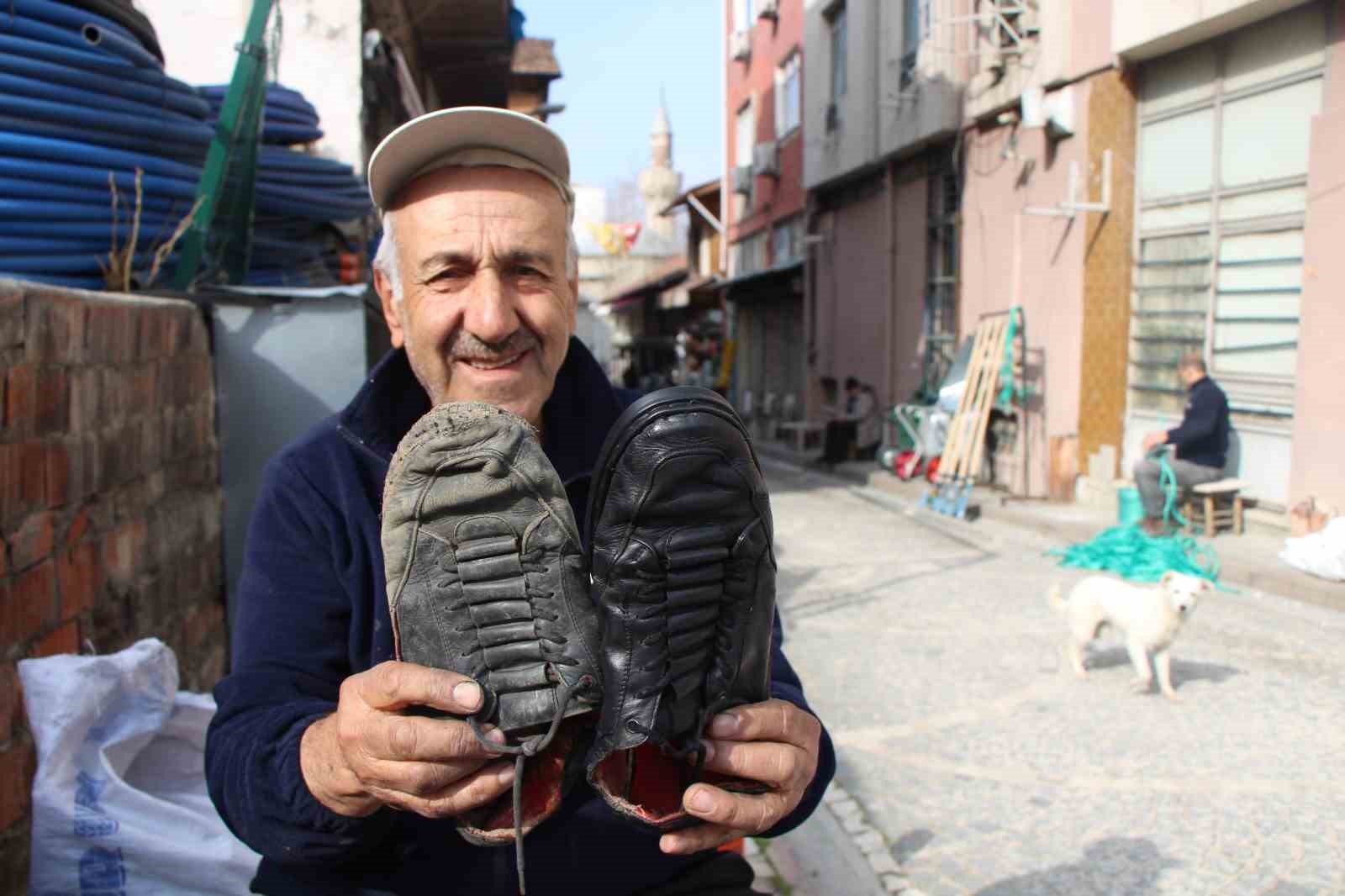 Ermeni asıllı usta 50 yıldır iğne, iplikle tamir yapıyor: "Türk milliyetçisiyim. Ülkemi seviyorum"
