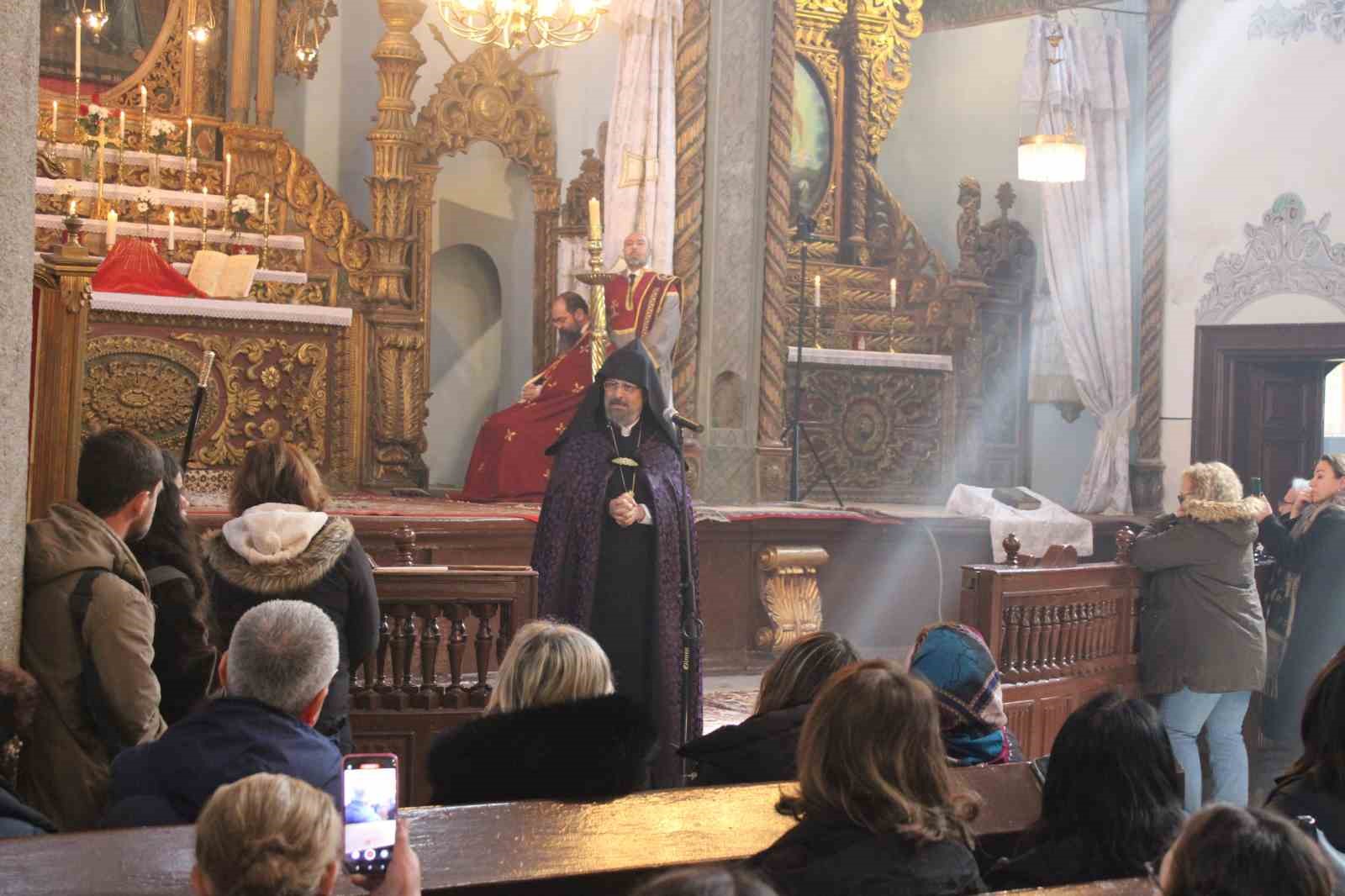 Ermenilerin Miçing ayininde İran’a dua
