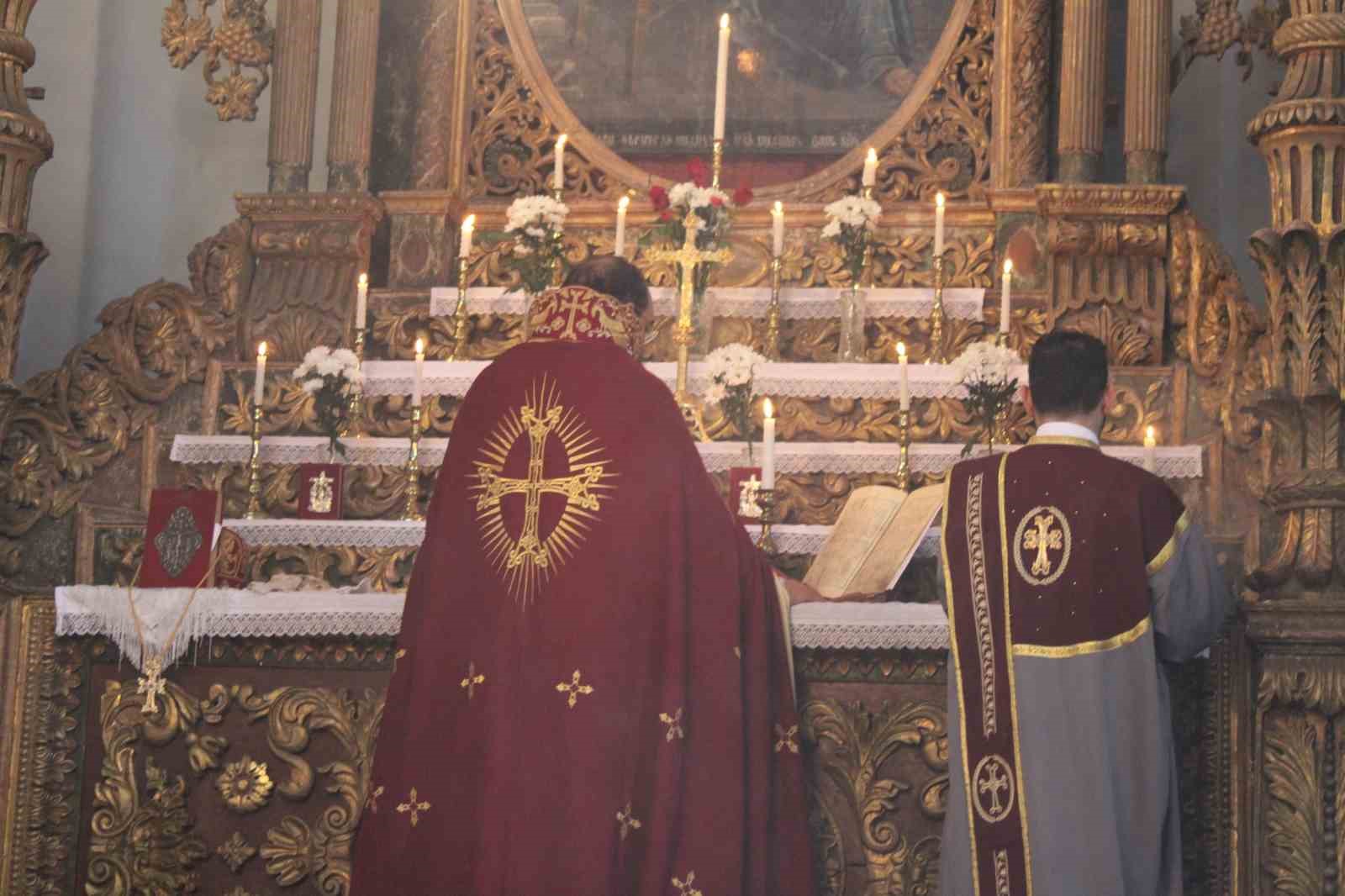Ermenilerin Miçing ayininde İran’a dua
