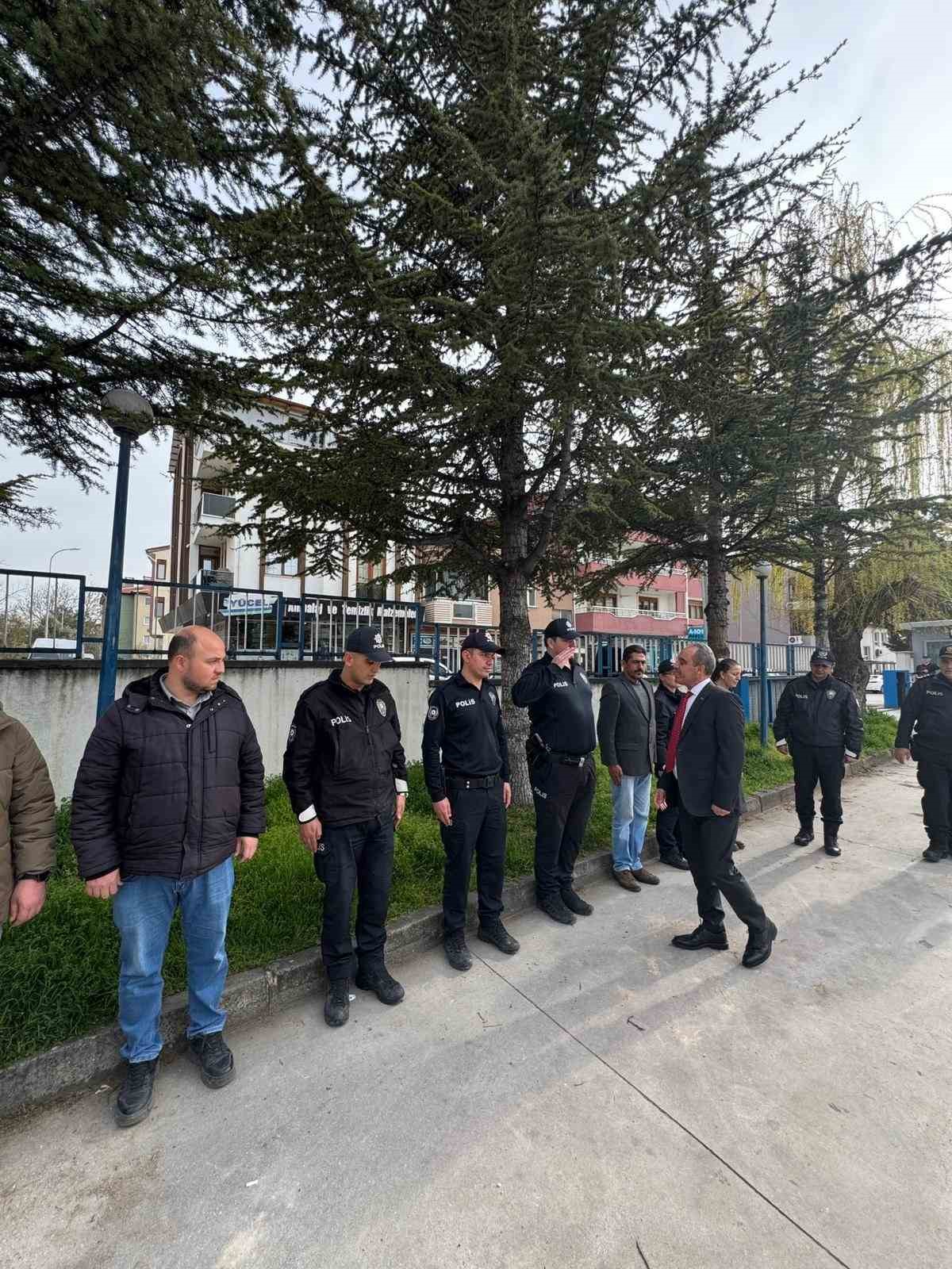 Erol, Dinar ile Sandıklı’nın asayiş ve güvenliğiyle ilgili brifing aldı
