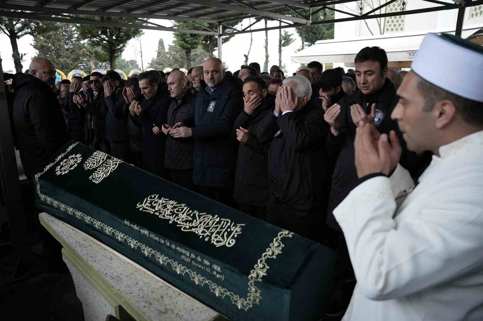 Erol Köse son yolculuğuna uğurlandı
