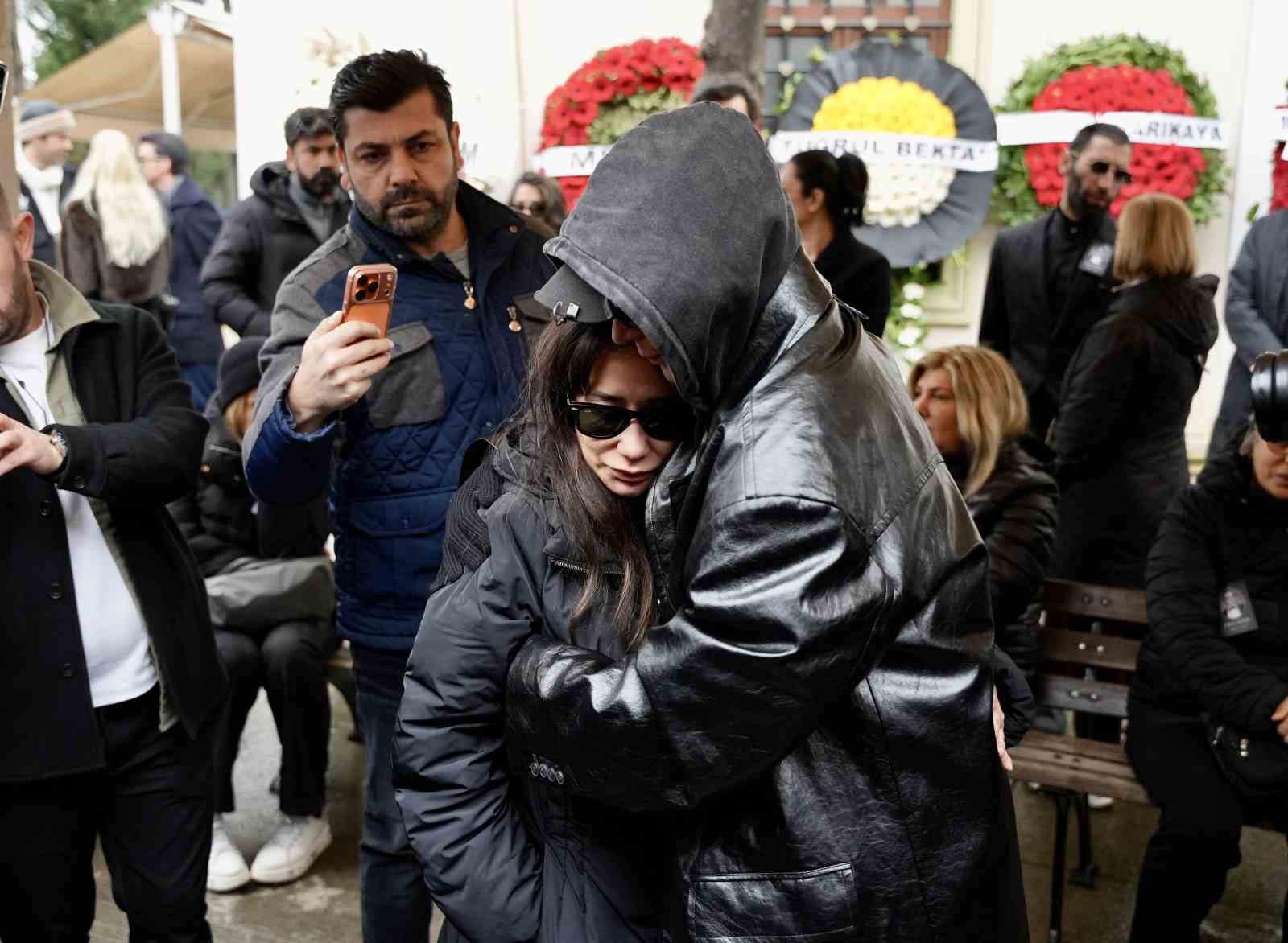 Erol Köse son yolculuğuna uğurlandı
