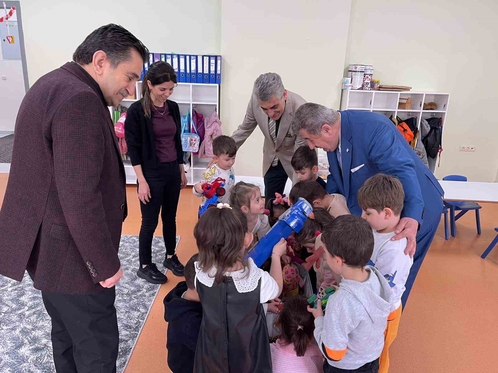 Ersander’den çocuklara bayram hediyesi
