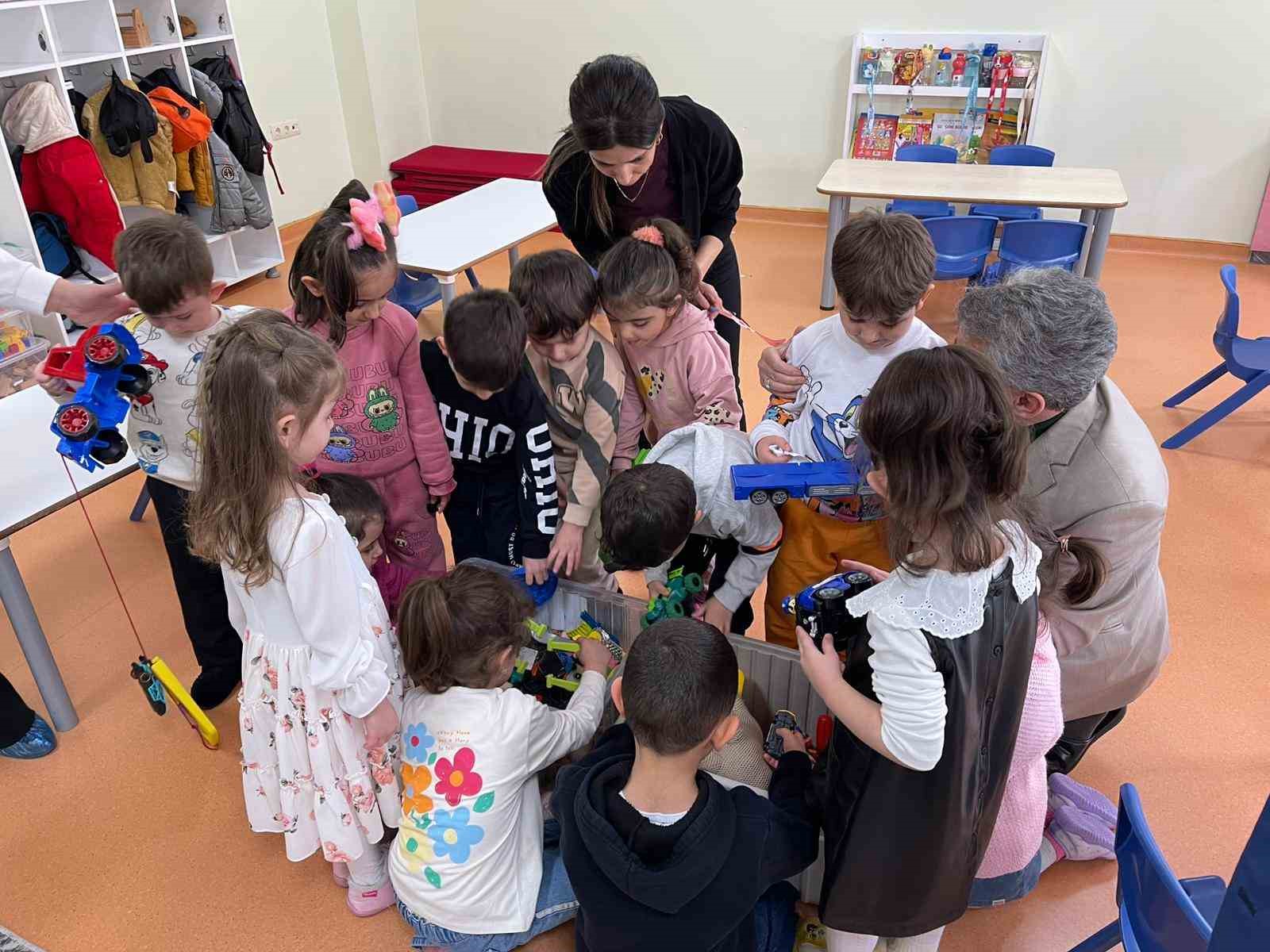 Ersander’den çocuklara bayram hediyesi
