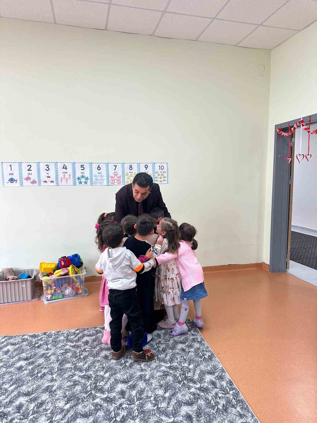 Ersander’den çocuklara bayram hediyesi
