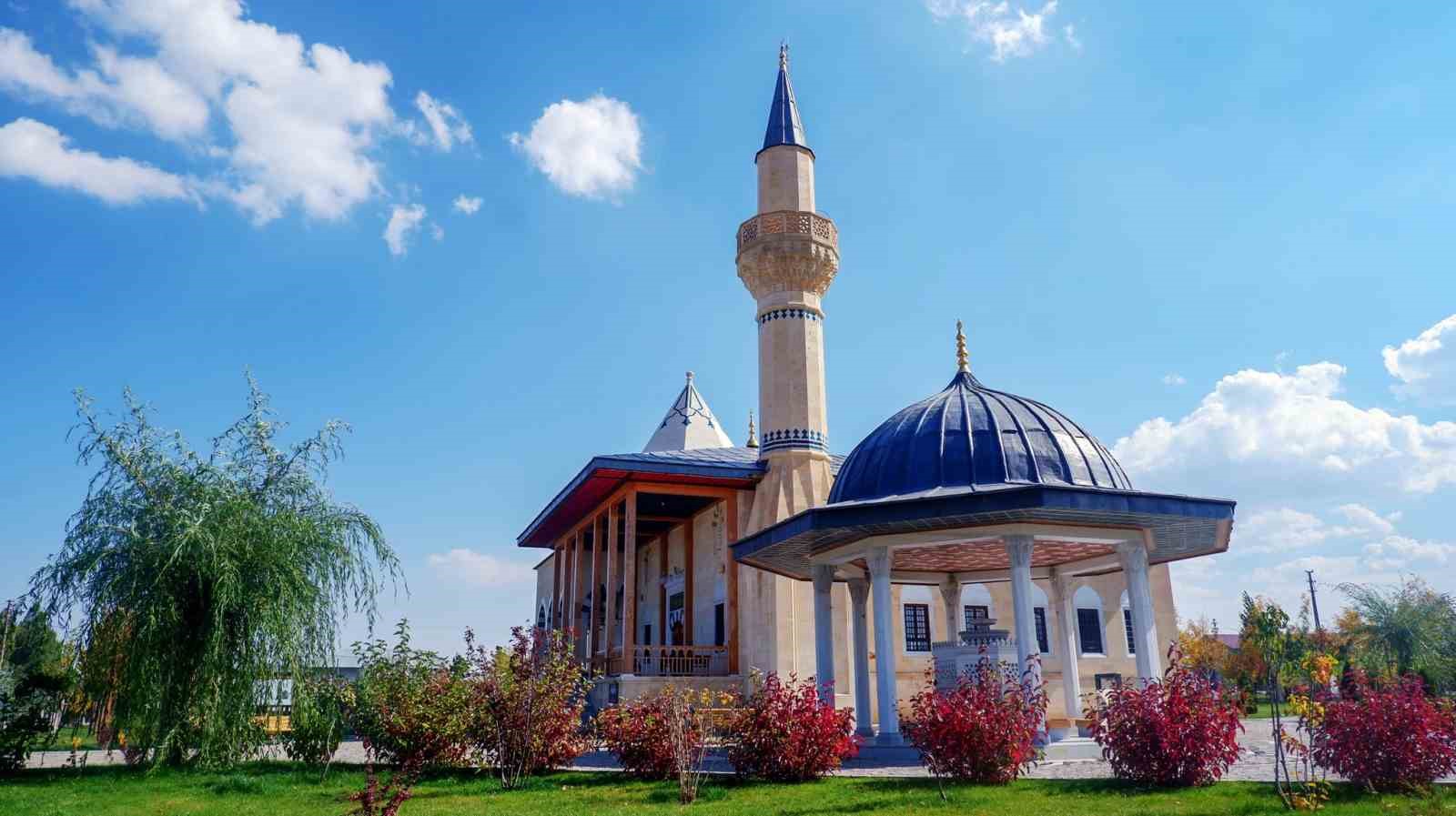 Ertaş: "Erzurum’un kurtuluşunda bir Alperen olan Alvarlı Muhammed Lütfi Efendi kahramanlık destanı yazmıştır"
