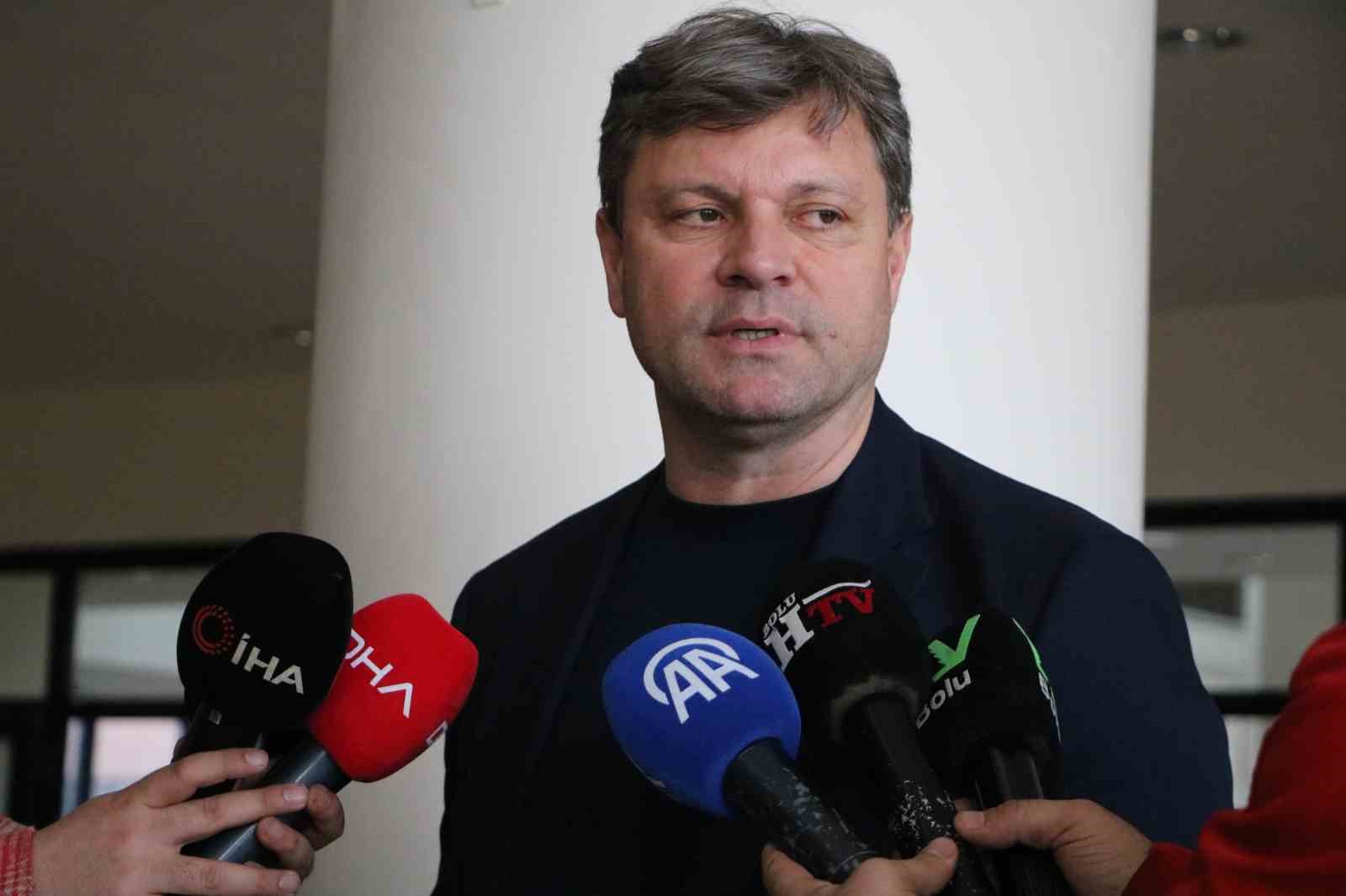 Ertuğrul Sağlam: "Artık iki takımlı şampiyonluk yarışı izlemeyelim"
Ertuğrul Sağlam: "Artık iki takımlı şampiyonluk yarışı izlemeyelim"