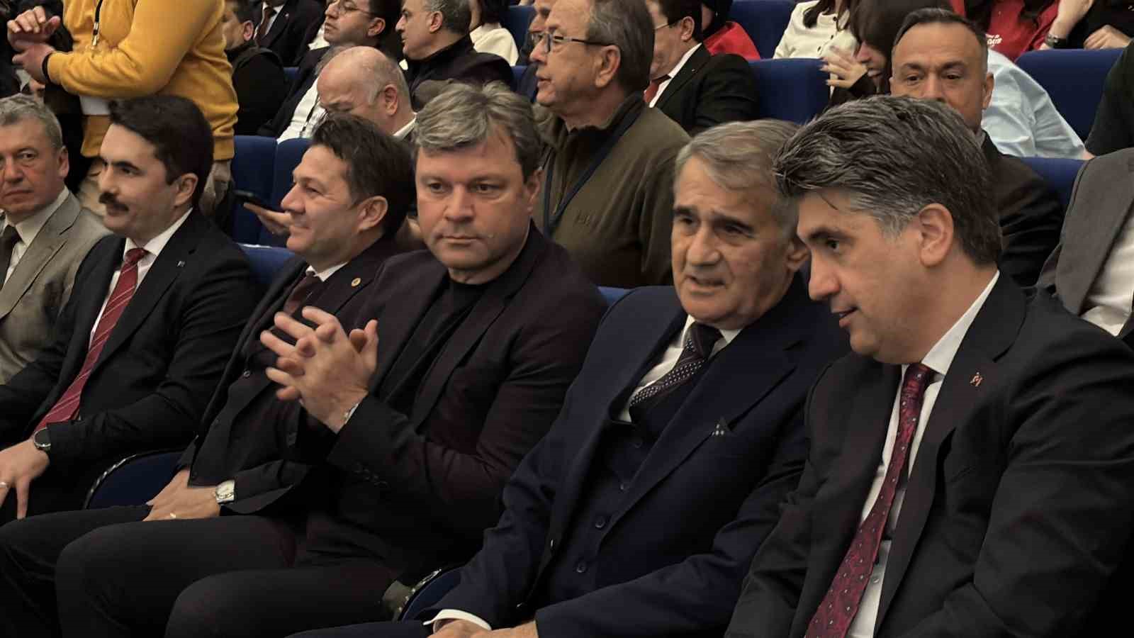 Ertuğrul Sağlam: "Artık iki takımlı şampiyonluk yarışı izlemeyelim"
Ertuğrul Sağlam: "Artık iki takımlı şampiyonluk yarışı izlemeyelim"