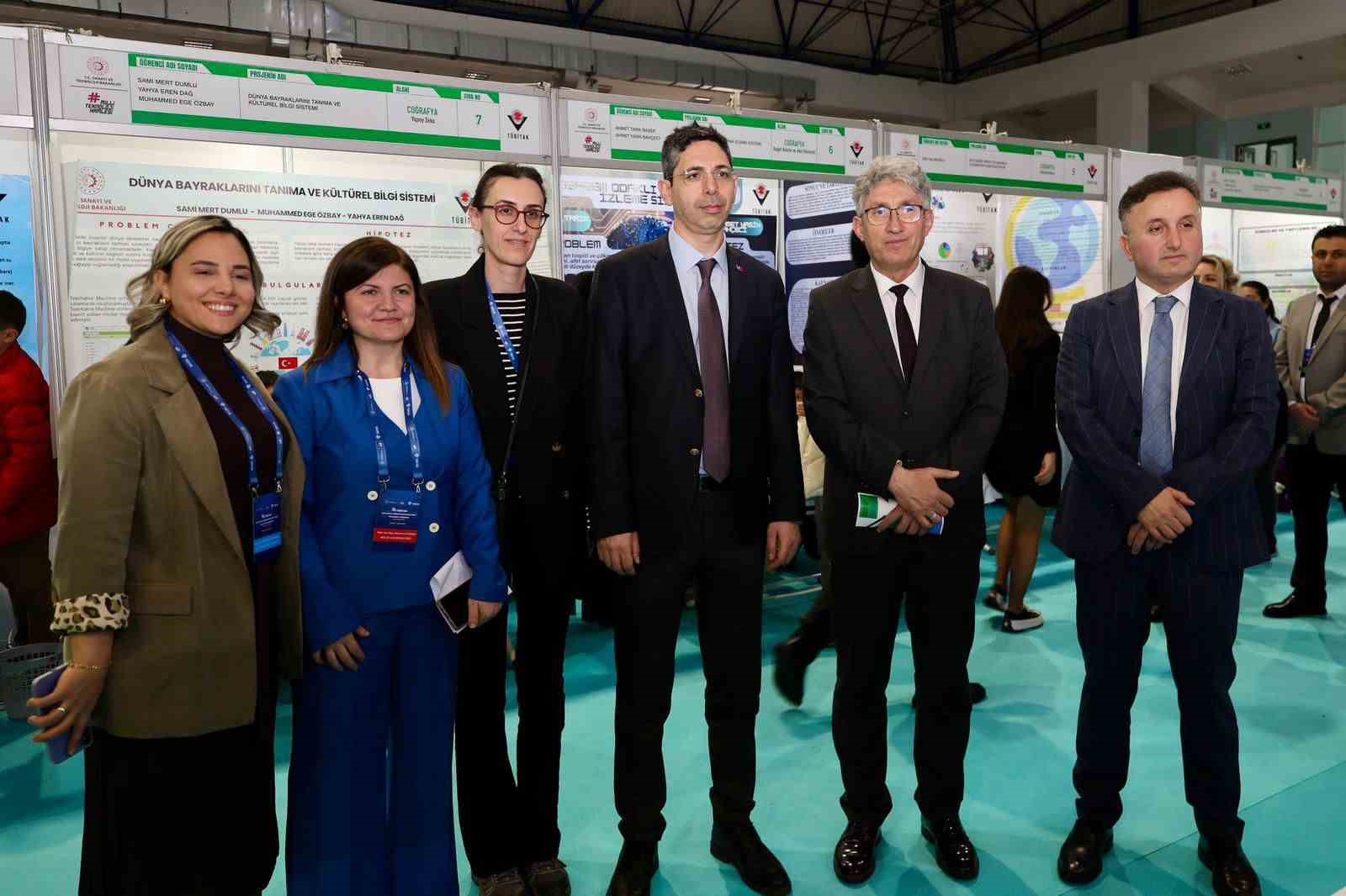 ERÜ’de 20. TÜBİTAK Ortaokul Öğrencileri Araştırma Projeleri Kayseri Bölge Yarışması Sergisi açıldı
ERÜ’de 20. TÜBİTAK Ortaokul Öğrencileri Araştırma Projeleri Kayseri Bölge Yarışması Sergisi açıldı