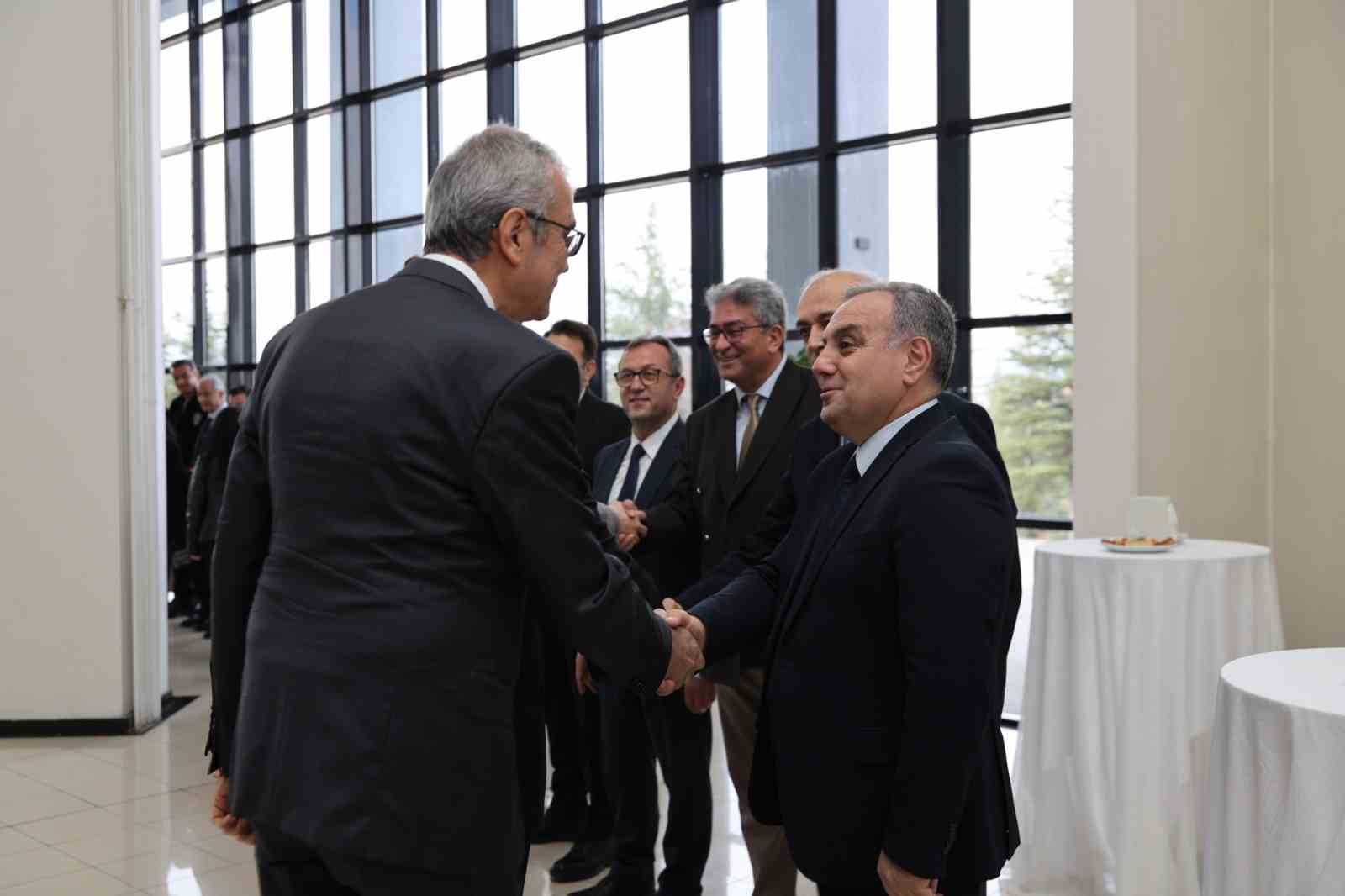 ERÜ’de bayramlaşma töreni düzenlendi
