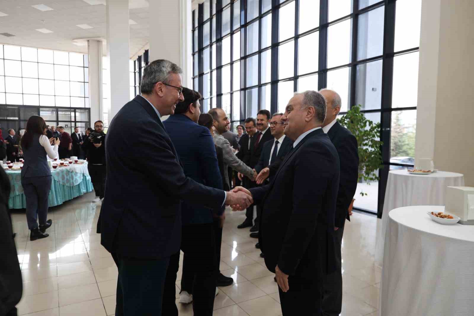 ERÜ’de bayramlaşma töreni düzenlendi
