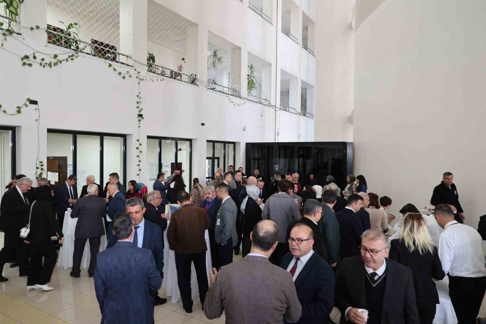 ERÜ’de bayramlaşma töreni düzenlendi
