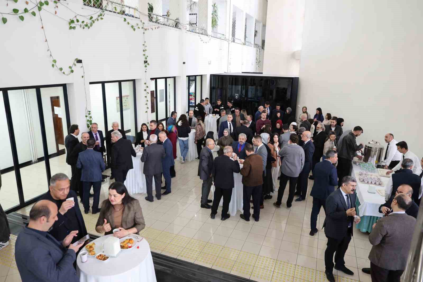 ERÜ’de bayramlaşma töreni düzenlendi
