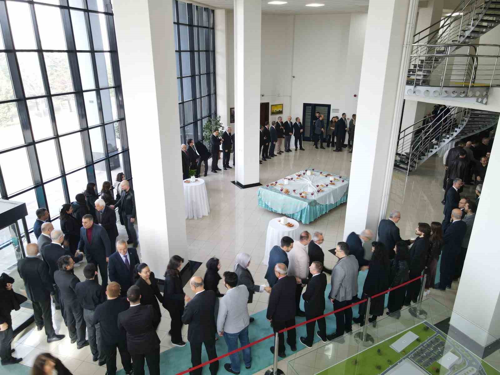 ERÜ’de bayramlaşma töreni düzenlendi
