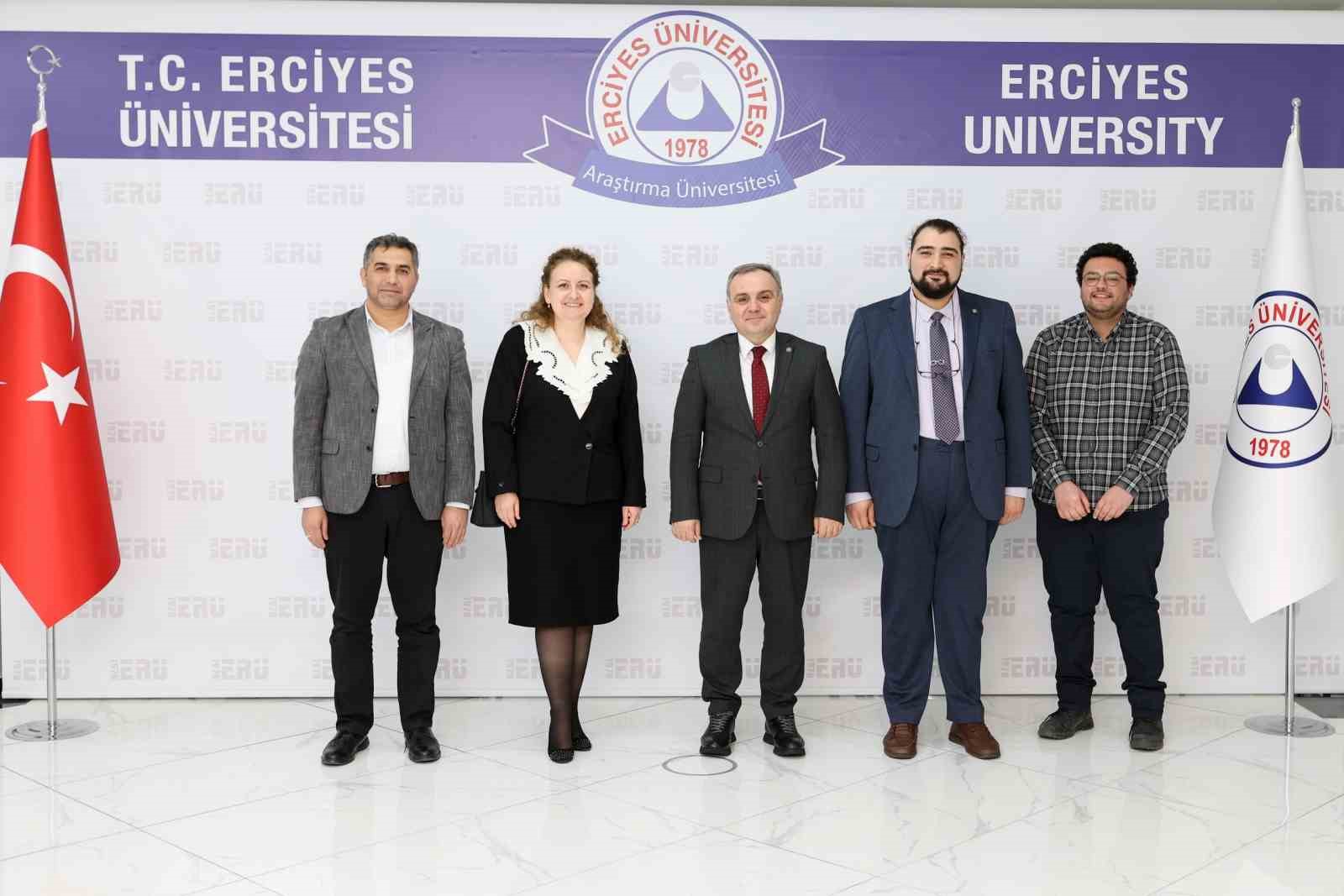 ERÜ’de ’Uzay Radyasyonunda Hayatta Kalmak’ konulu konferans düzenlendi
ERÜ’de ’Uzay Radyasyonunda Hayatta Kalmak’ konulu konferans düzenlendi