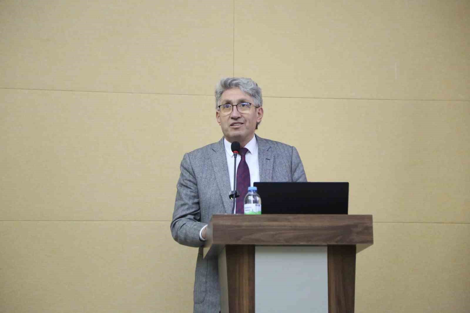 ERÜ’de ’Uzay Radyasyonunda Hayatta Kalmak’ konulu konferans düzenlendi
ERÜ’de ’Uzay Radyasyonunda Hayatta Kalmak’ konulu konferans düzenlendi