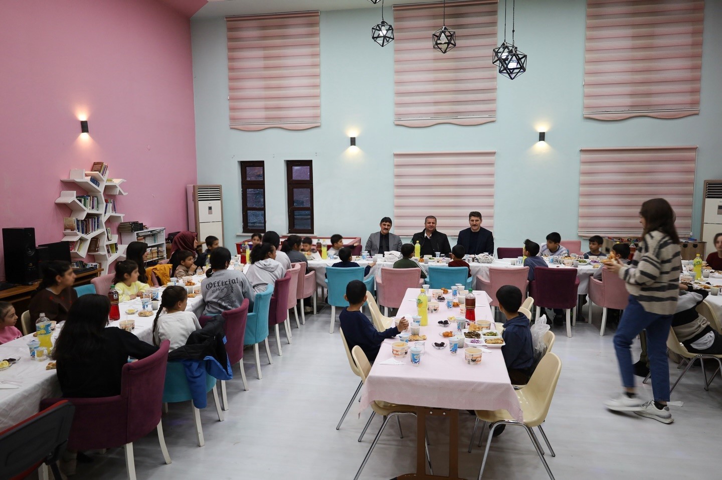 Erzincan Aile ve Sosyal Hizmetler İl Müdürlüğü’nden çocuk evlerinde iftar
