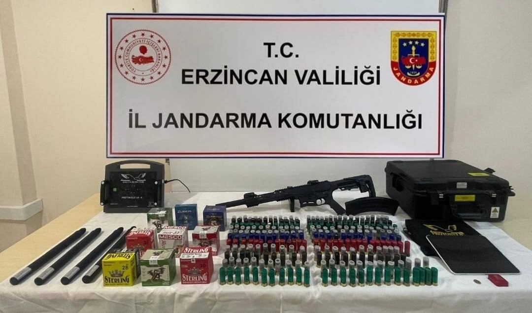 Erzincan jandarmasından Mart 2026 faaliyet raporu: 224 olayın yüzde 97’si aydınlatıldı
Erzincan jandarmasından Mart 2026 faaliyet raporu: 224 olayın yüzde 97’si aydınlatıldı