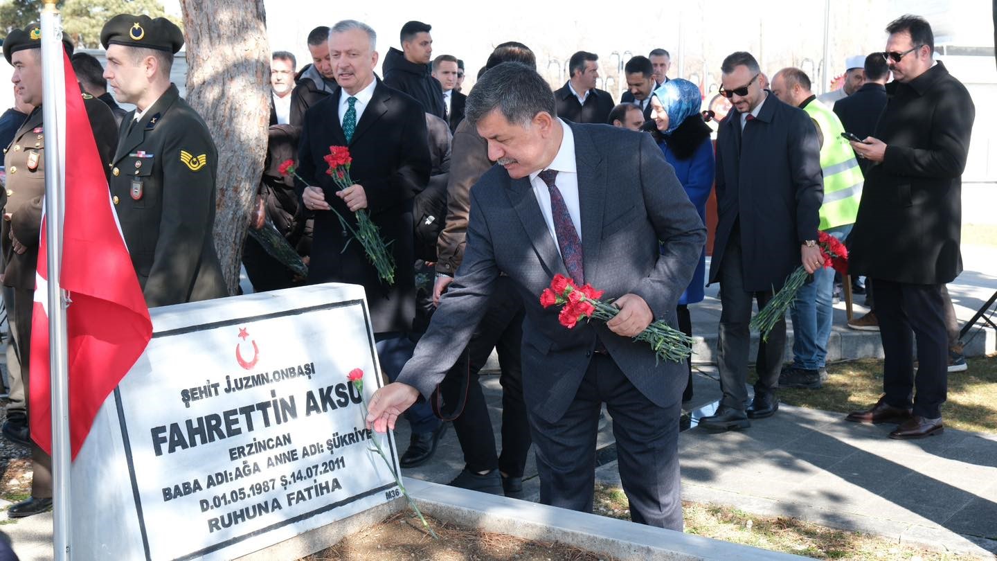 Erzincan’da 18 Mart Töreni: Şehitler dualarla anıldı

