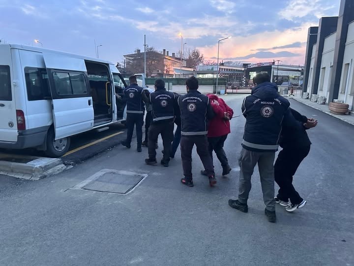 Erzincan’da 19 kaçak göçmen yakalandı, 3 organizatör tutuklandı
