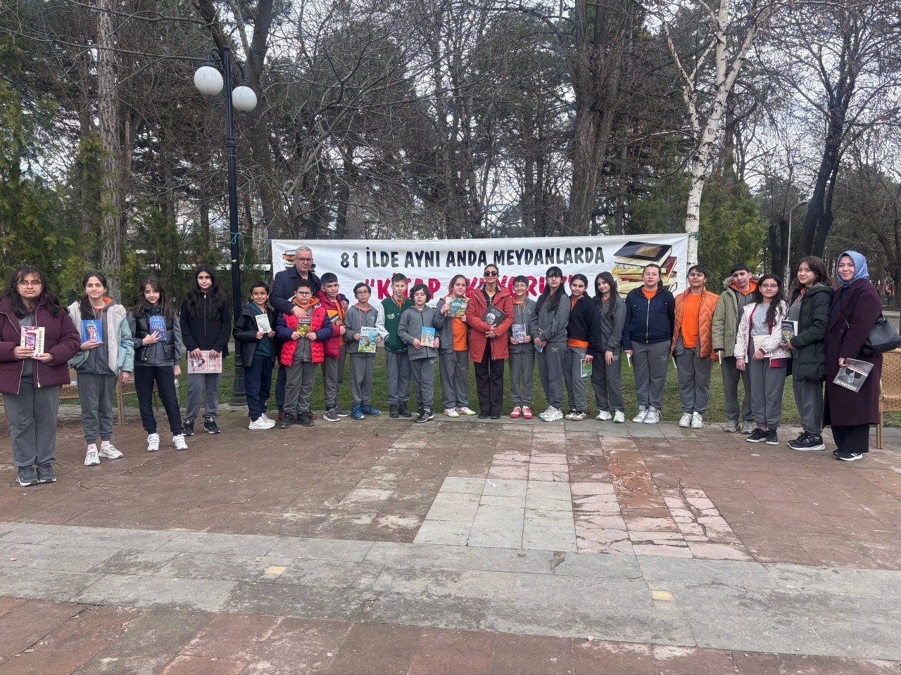 Erzincan’da açık havada kitap okuma etkinliği
