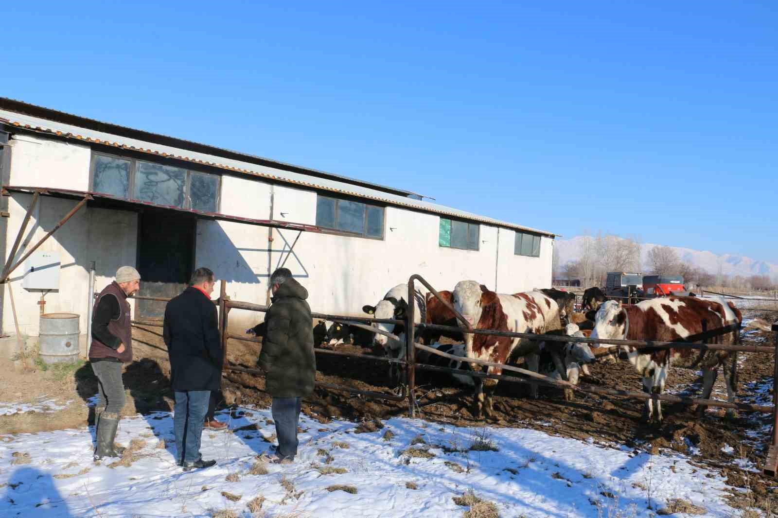 Erzincan’da aile hayvancılık işletmeleri ziyaret edildi

