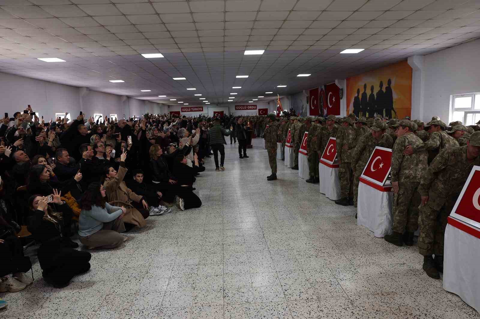 Erzincan’da bedelli erler yemin etti
Erzincan’da bedelli erler yemin etti