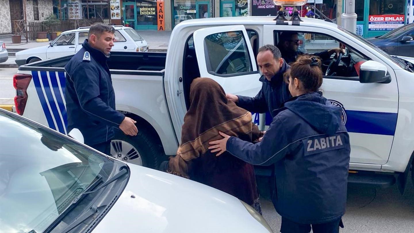 Erzincan’da dilencilere yönelik denetimlerde 23 kişiye işlem yapıldı
