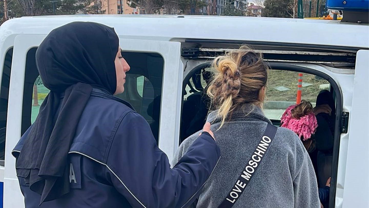 Erzincan’da dilencilere yönelik denetimlerde 23 kişiye işlem yapıldı
