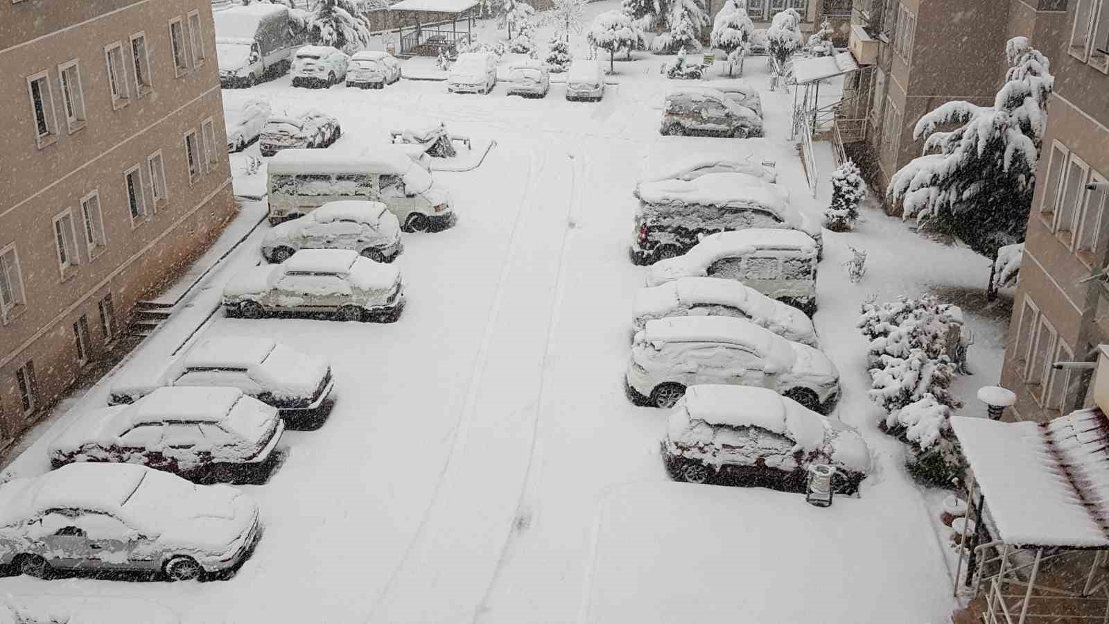Erzincan’da eğitime kar engeli
