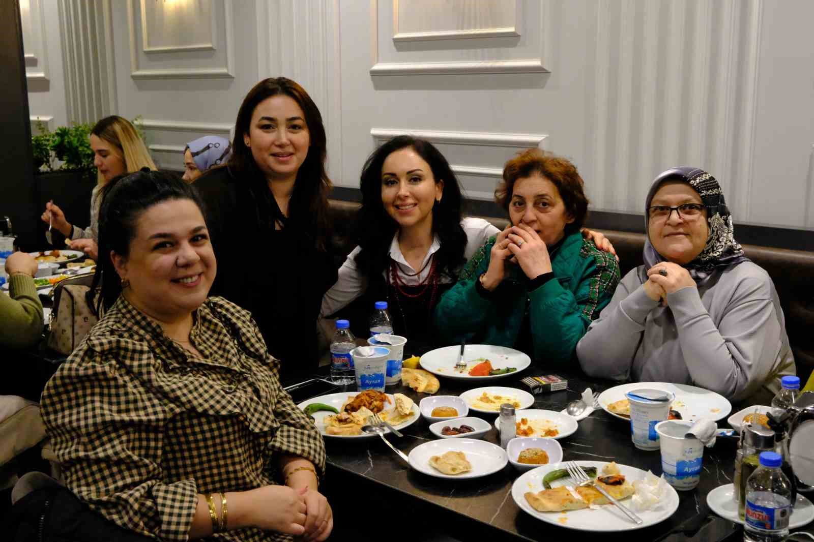 Erzincan’da Kadın Girişimciler Kadınlar Günü’nde iftarda buluştu
Erzincan’da Kadın Girişimciler Kadınlar Günü’nde iftarda buluştu