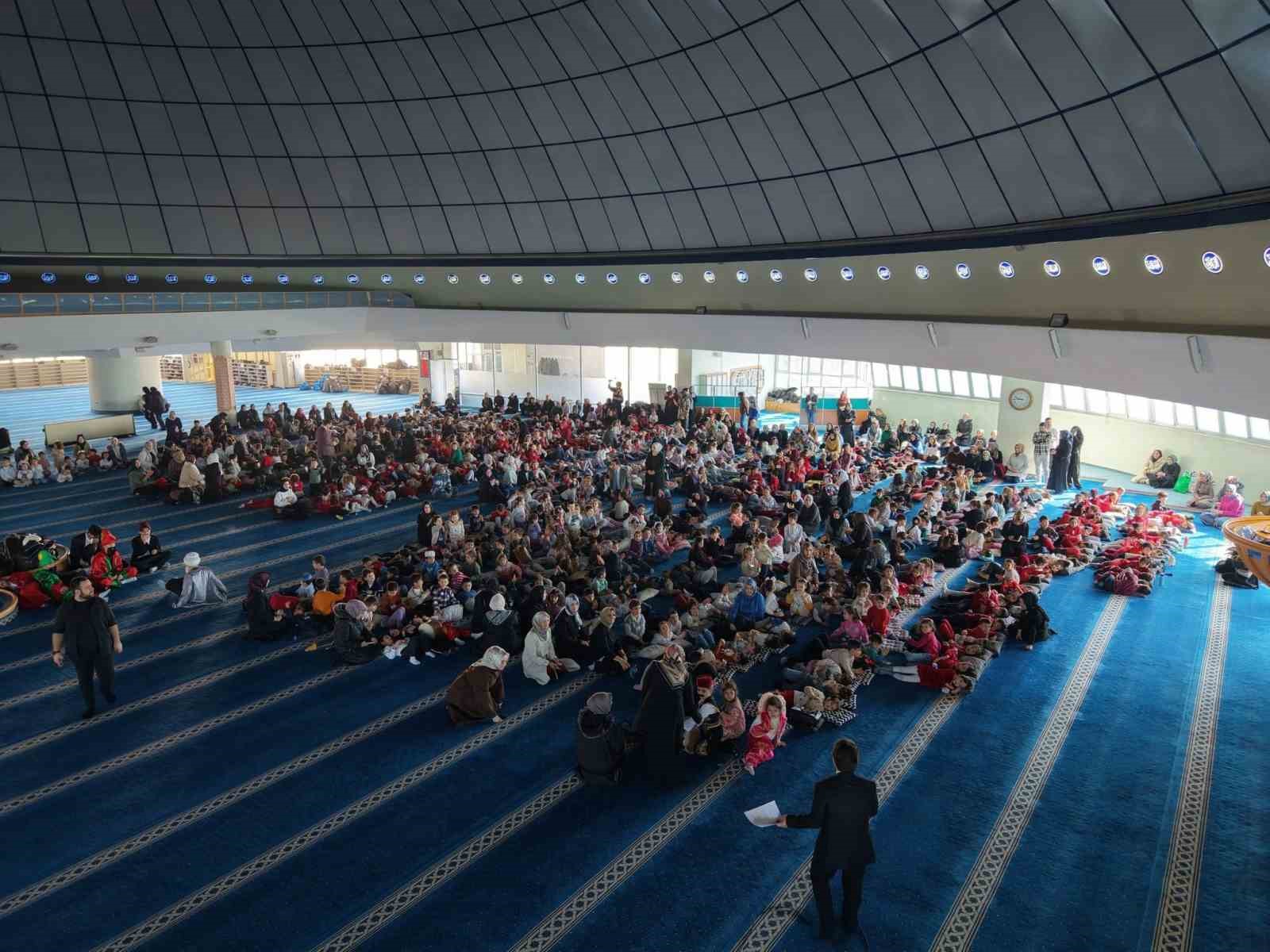 Erzincan’da "Maarifin Kalbinde Miniklerle Sahur" programı düzenlendi
