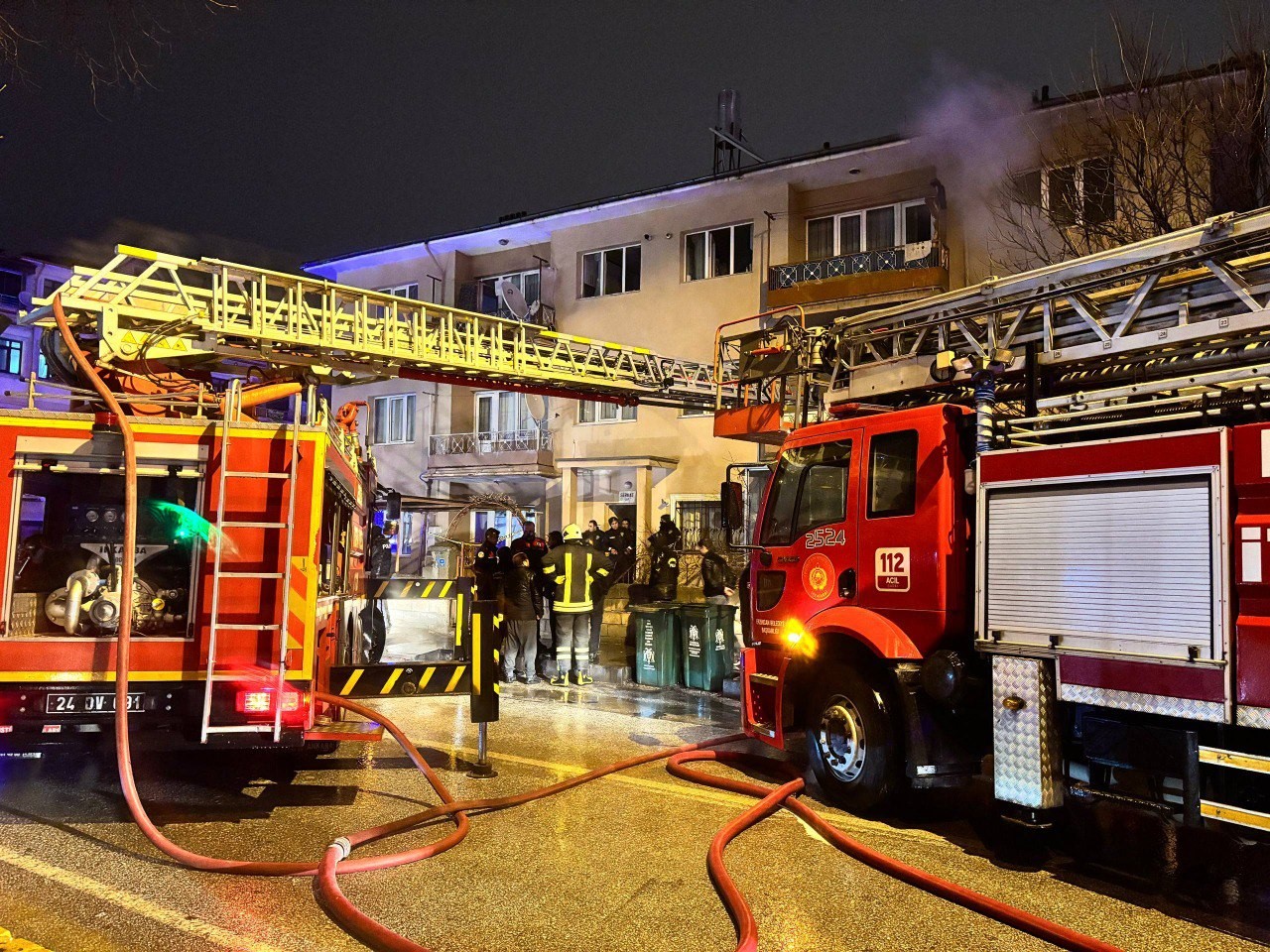 Erzincan’da yangın: 3’ü çocuk 8 kişi dumandan etkilendi
