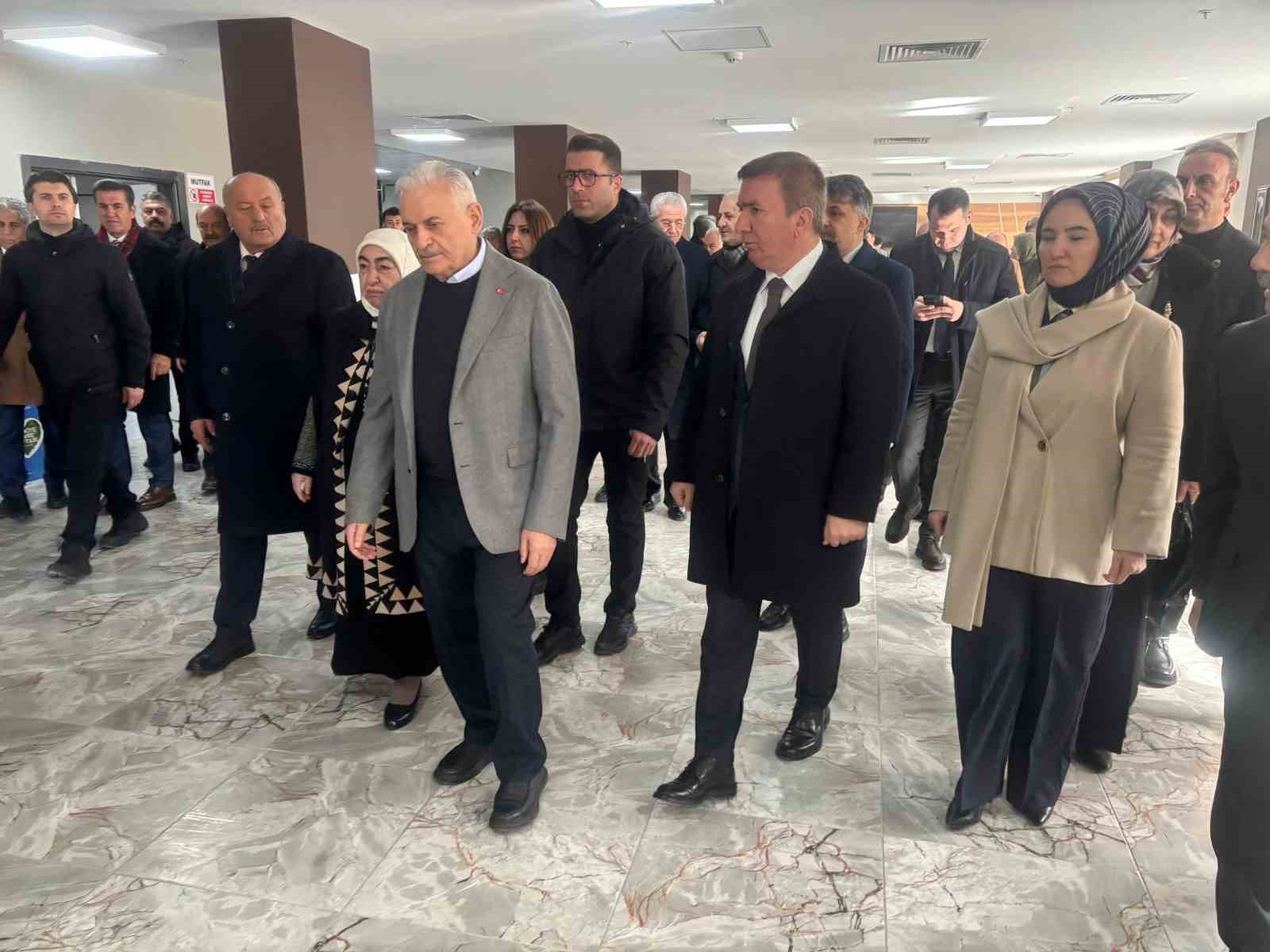 Erzincan’da yeni öğretmenevi hizmet binası Binali Yıldırım’ın katılımı ile hizmete açıldı
