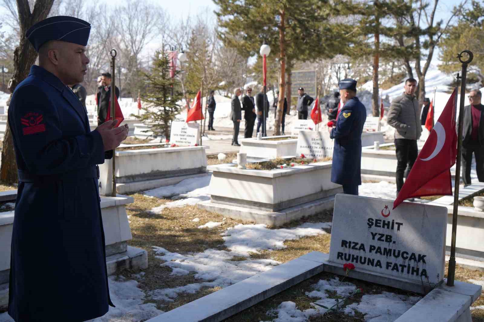 Erzurum Karskapı Şehitliğinde 111 yıllık hüzün ve coşku bir arada
