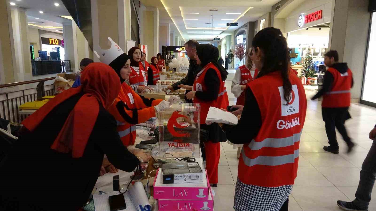 Erzurum Kızılay kadın kollarından Gazze, Filistin ve Sudan için hayır çarşısı
Erzurum Kızılay kadın kollarından Gazze, Filistin ve Sudan için hayır çarşısı