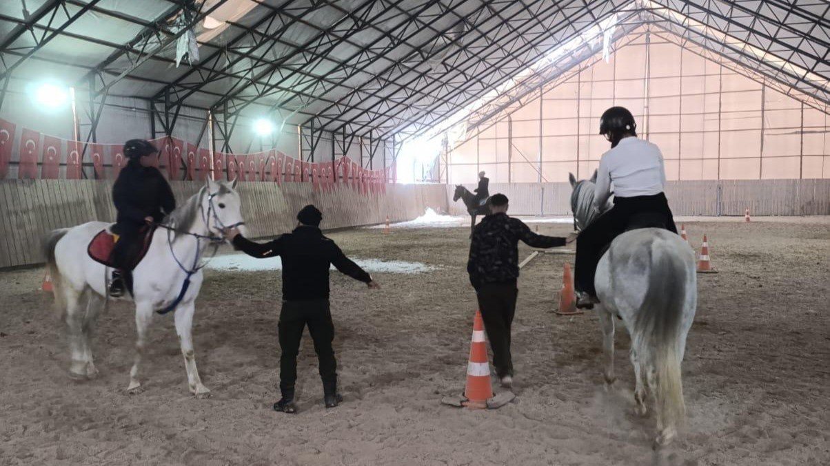 Erzurum polisinden çocuklara yönelik örnek projeler
