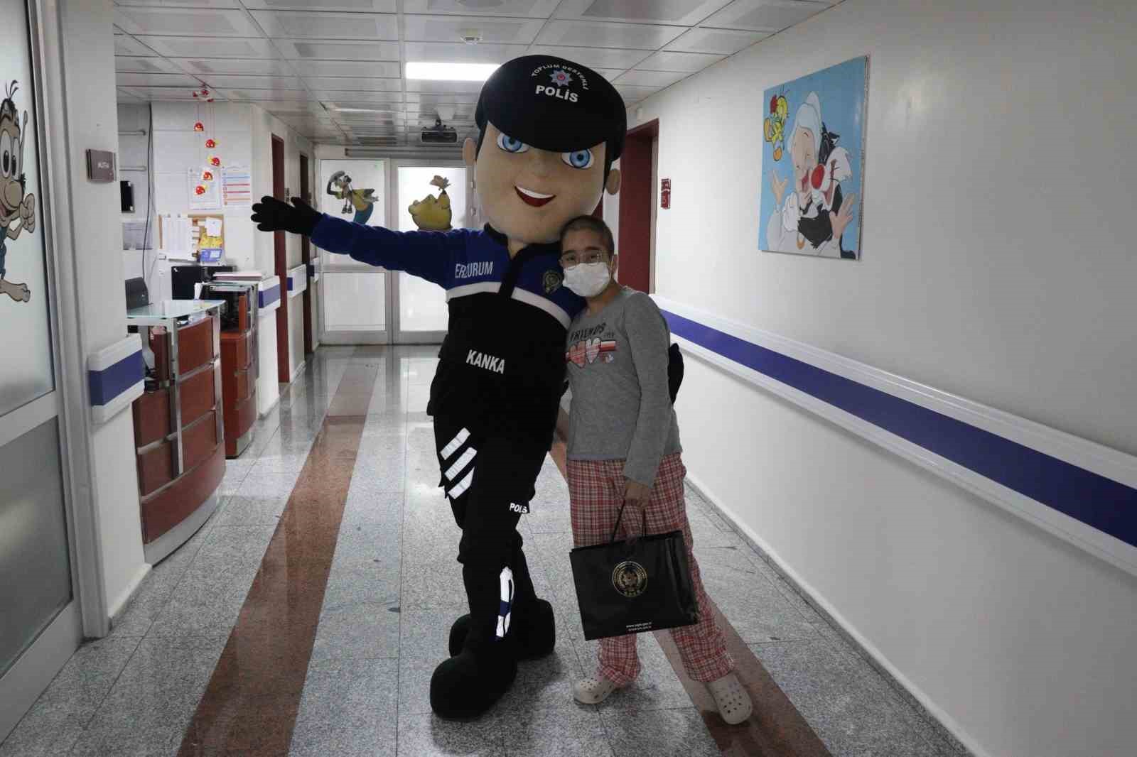 Erzurum polisinden örnek ziyaret
