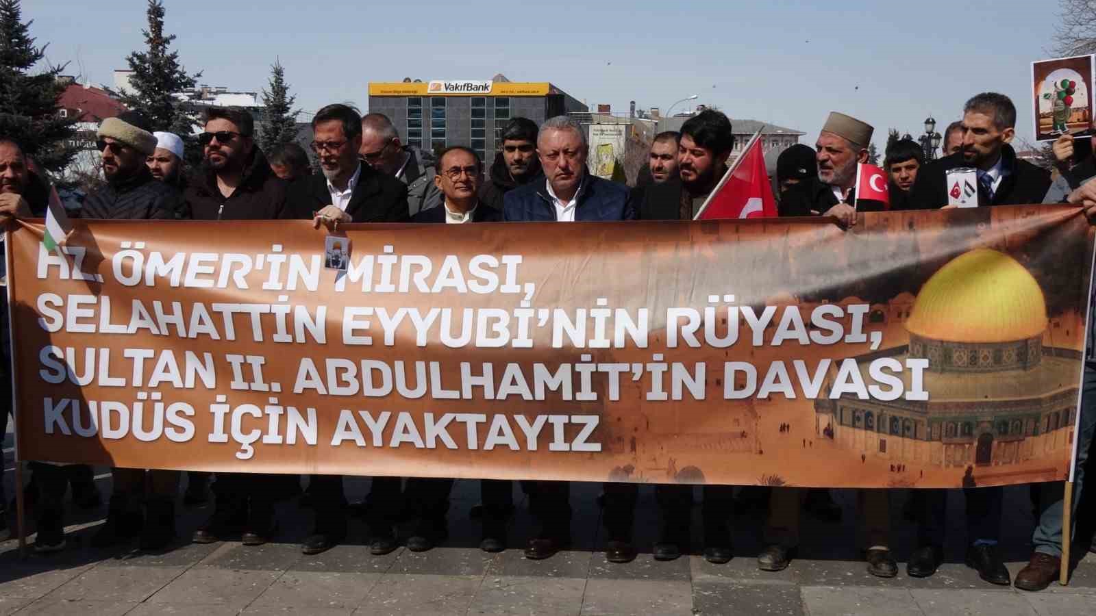 Erzurum Sivil Toplum Platformu üyeleri, Kudüs ve Aksa’nın özgürlüğü için yürüdü
