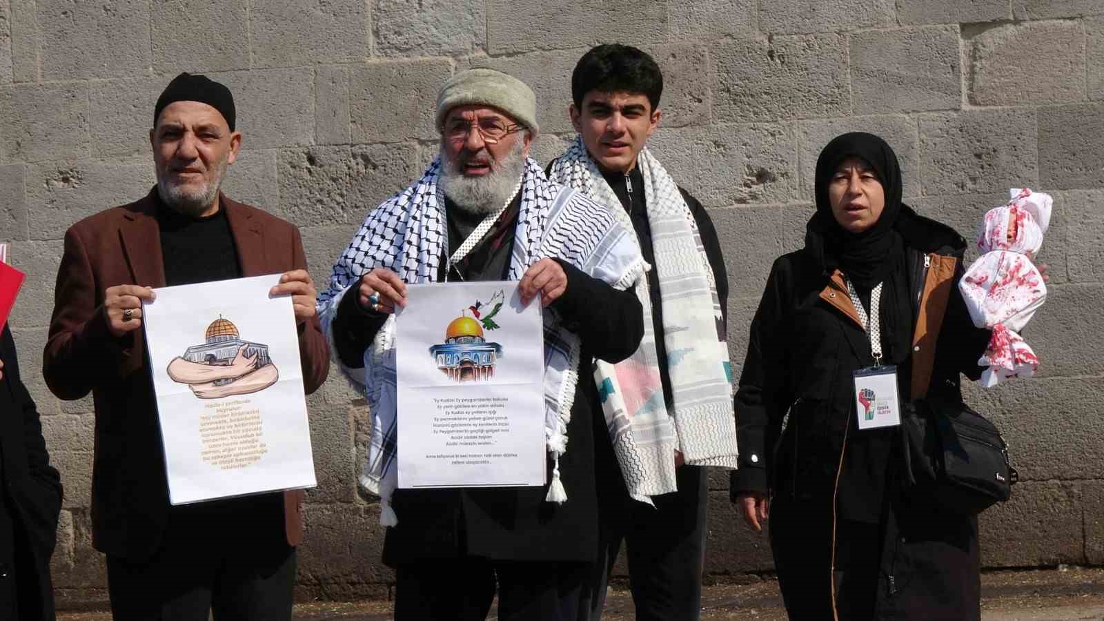 Erzurum Sivil Toplum Platformu üyeleri, Kudüs ve Aksa’nın özgürlüğü için yürüdü
