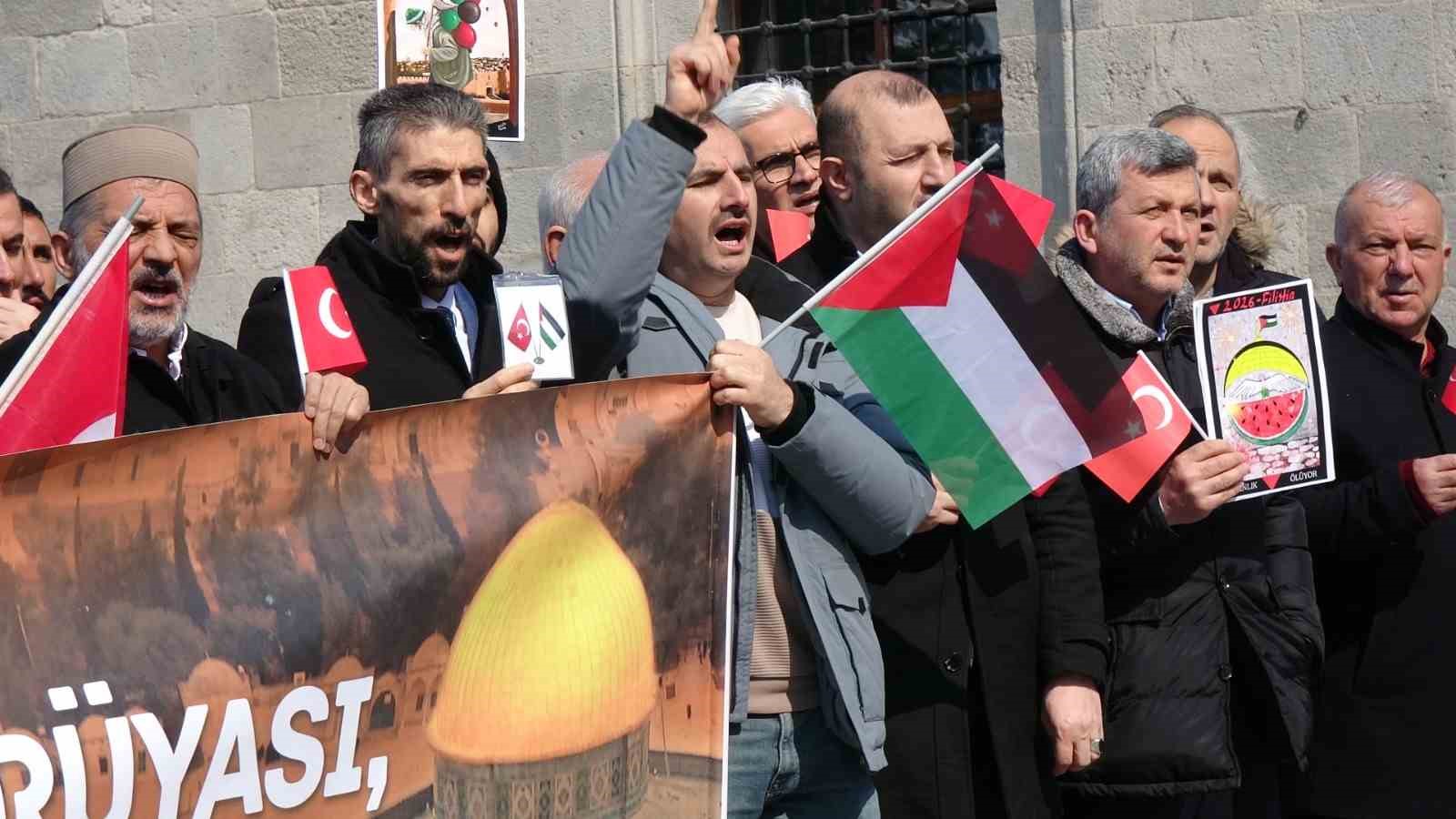 Erzurum Sivil Toplum Platformu üyeleri, Kudüs ve Aksa’nın özgürlüğü için yürüdü
