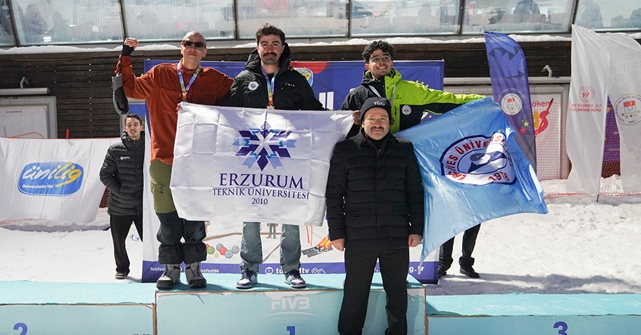 Erzurum Teknik Üniversitesi Snowboard Türkiye şampiyonu oldu
