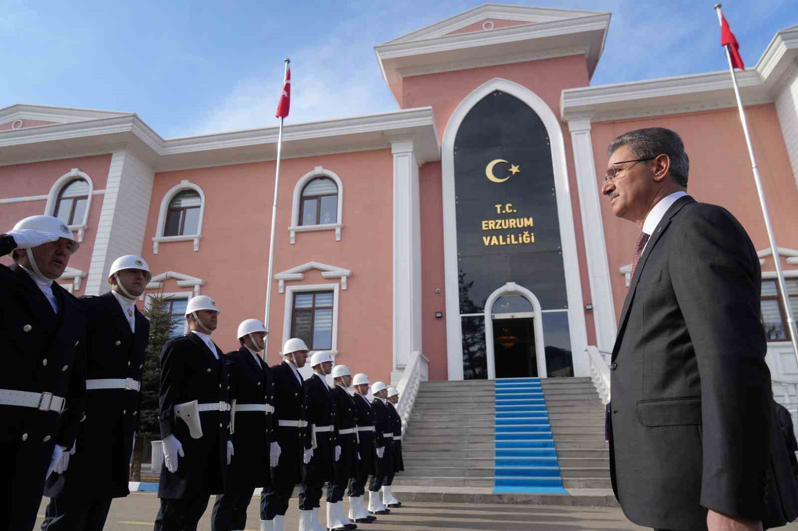 Erzurum Valisi Aydın Baruş göreve başladı
