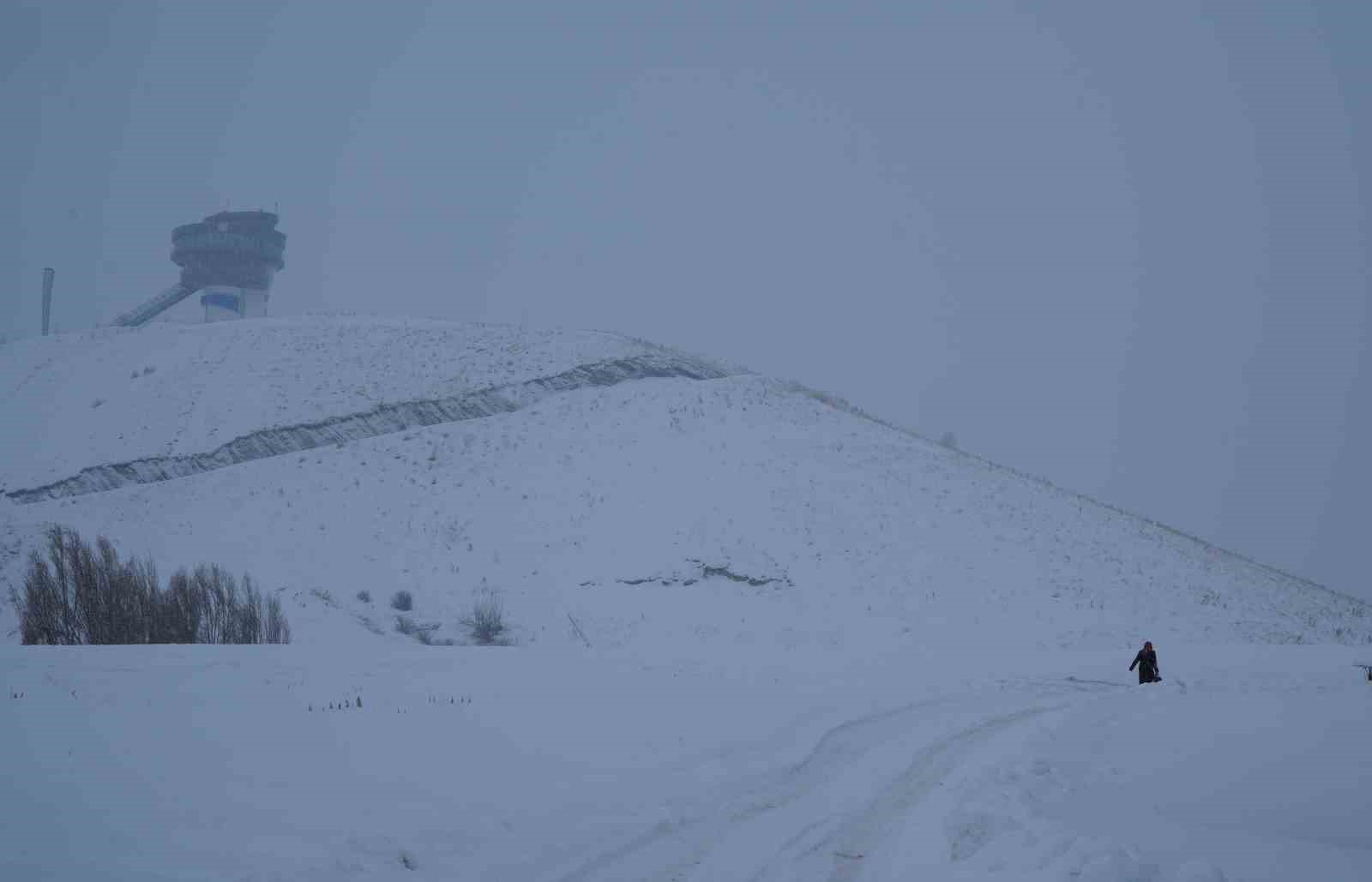 Erzurum’da 84 köy yolu kardan ulaşıma kapandı
