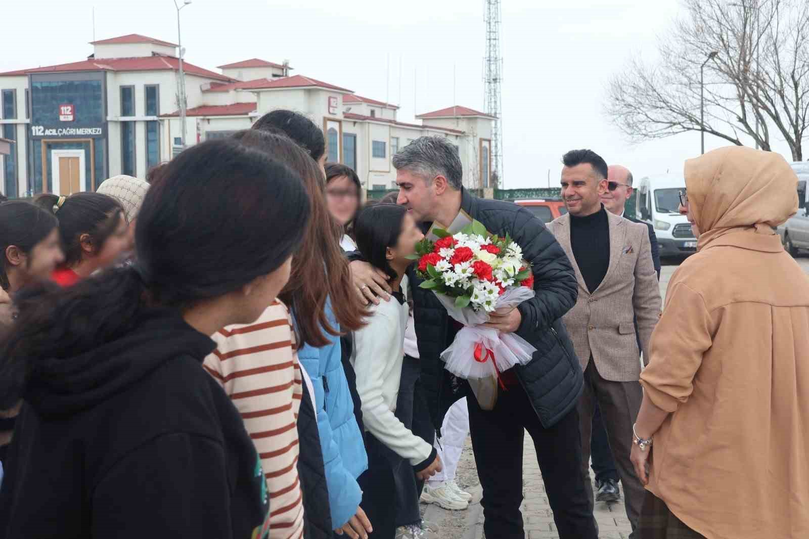 Erzurum’da bayram sevinci: Çocuk evlerinde anlamlı buluşma
