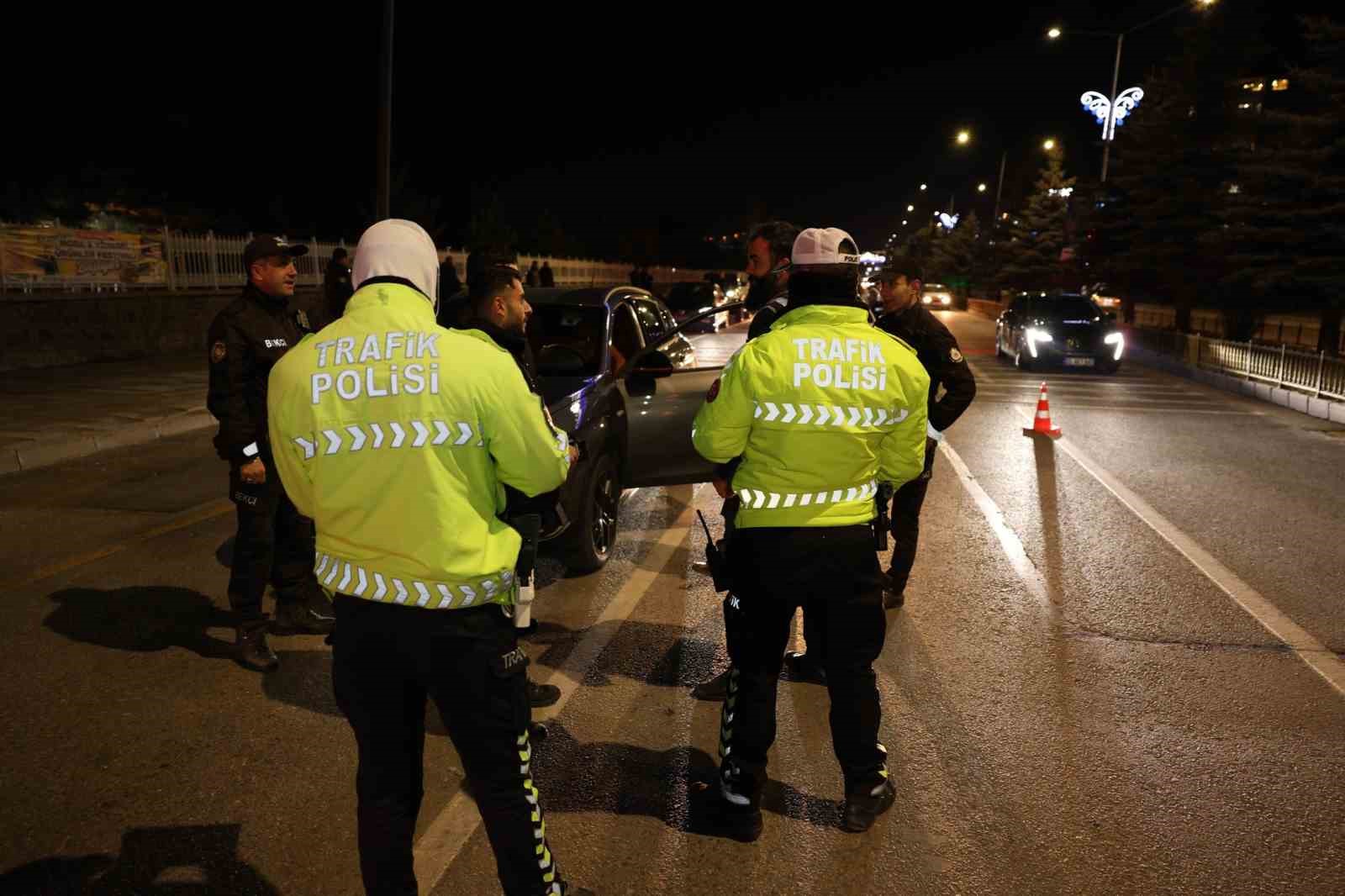 Erzurum’da bir ayda 167 bin  şahıs ve 26 bin 812 araç sorgulandı
