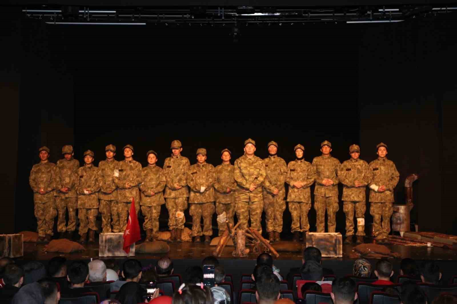 Erzurum’da Çanakkale ruhu sahneye taşındı
