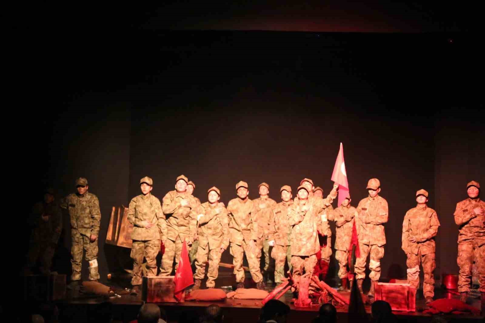 Erzurum’da Çanakkale ruhu sahneye taşındı
