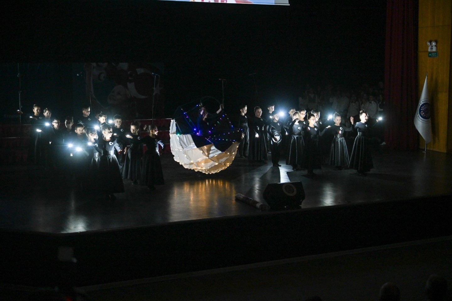 Erzurum’da çocuklar gönlünce bayramlarını kutladı
