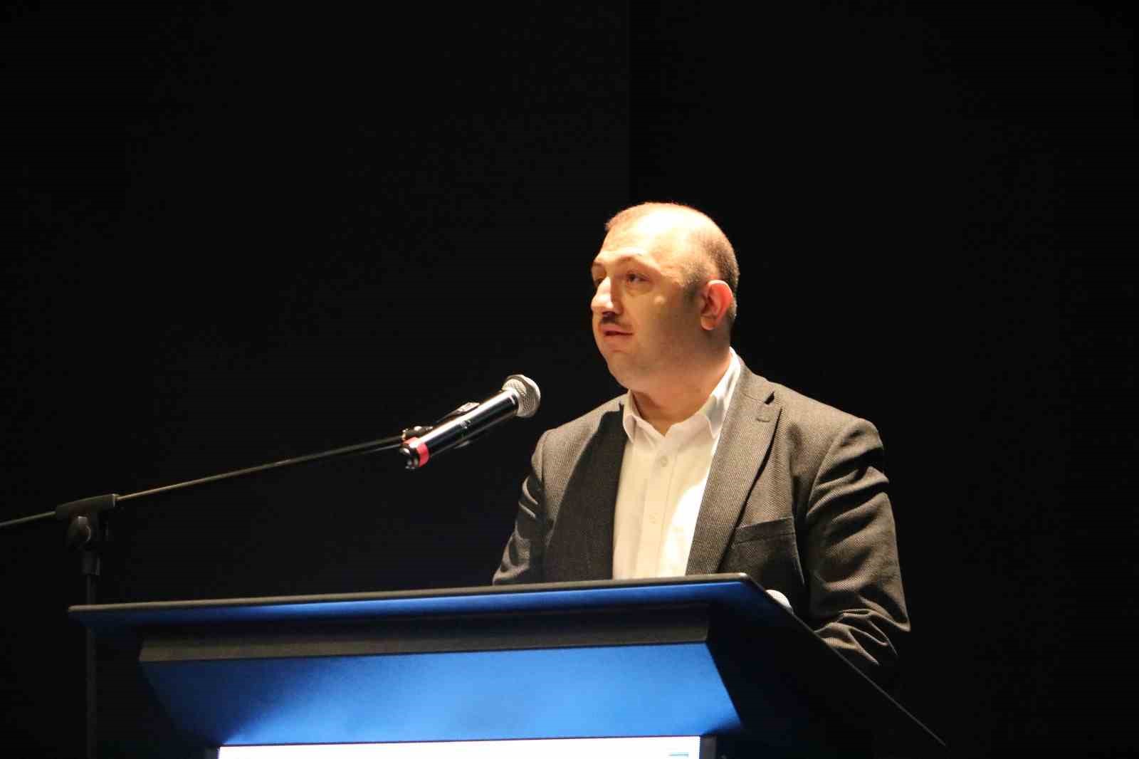 Erzurum’da gençler kitapla buluştu, ödüller sahiplerini buldu
Erzurum’da gençler kitapla buluştu, ödüller sahiplerini buldu